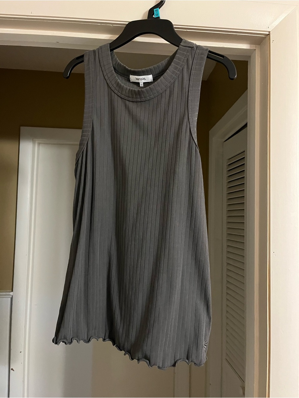 Kensie Charcoal Gray Ribbed Sleeveless Tank